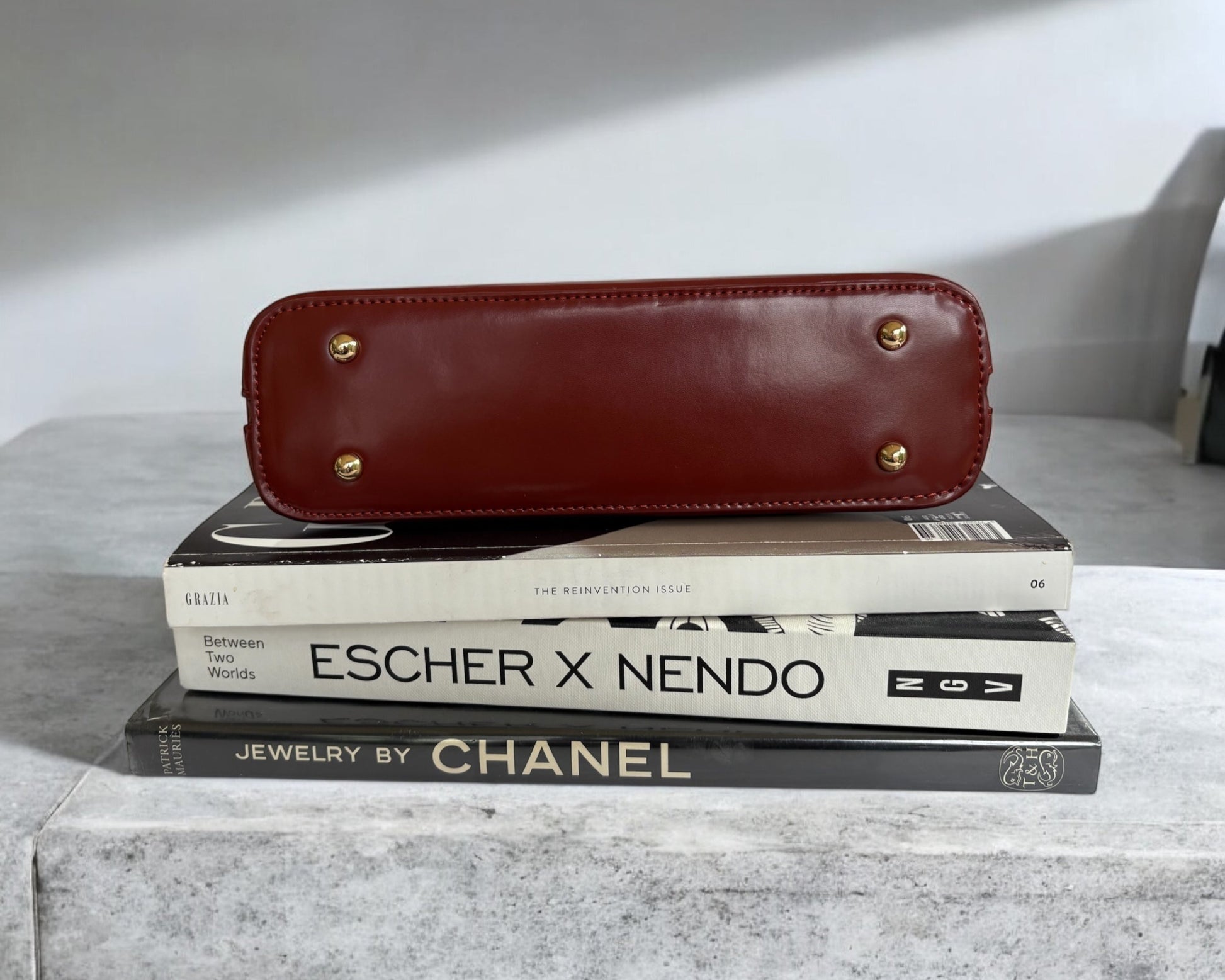 clariterubyredEveningbagstatementgolddetailingvintagebottompegsdetailformalcocktail